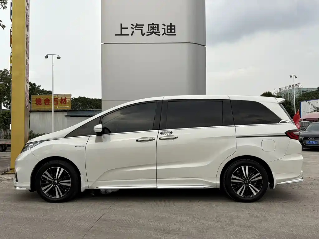 Honda Odyssey 2021 — фото 13