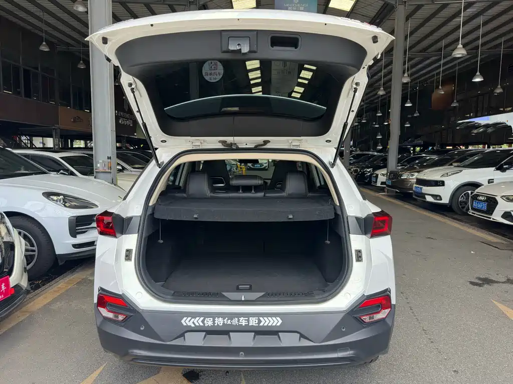 Bestune T77 2019 — фото 6