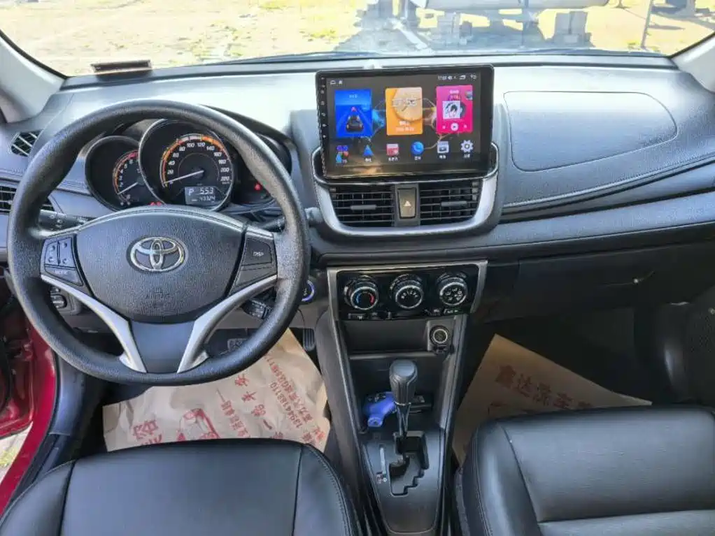Toyota Yaris L 2022