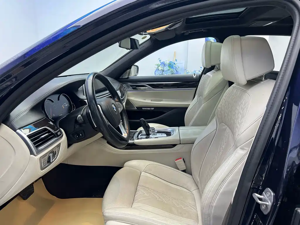 BMW 7 Series 2019 — фото 3