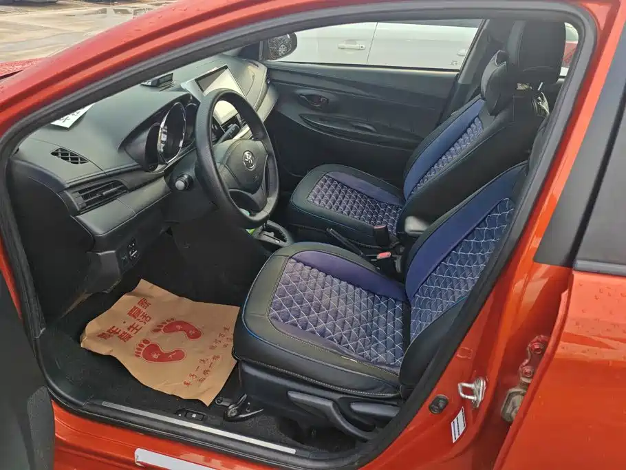 Toyota Yaris L 2017 — фото 9