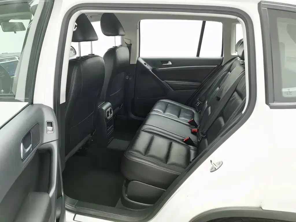 Volkswagen Tiguan 2015 — фото 15