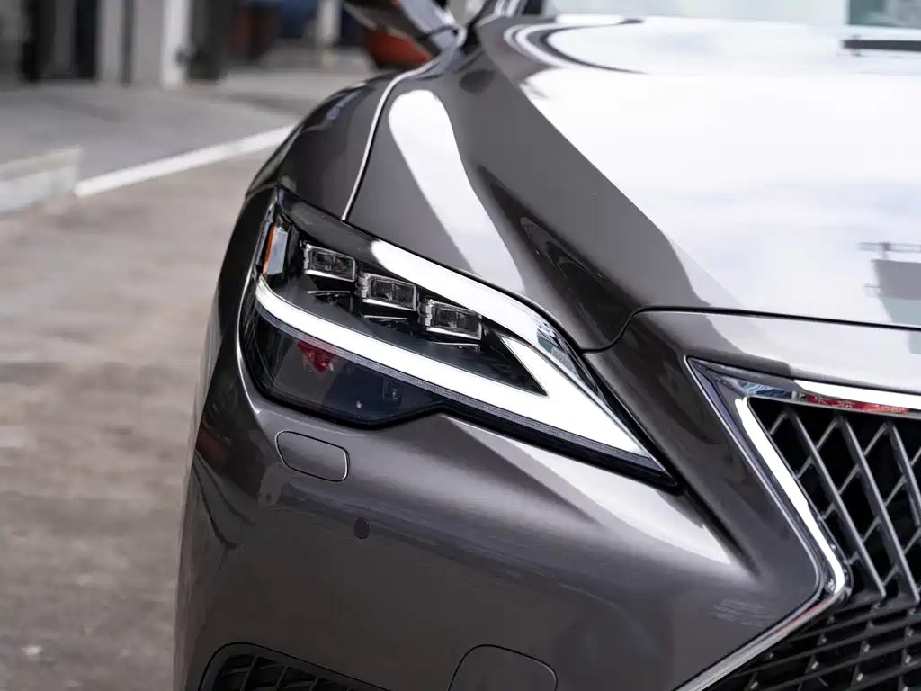 Lexus LS 2021 — фото 6