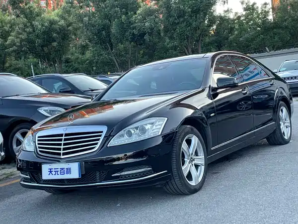Mercedes-Benz S-Class 2012