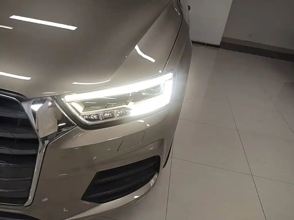 Audi Q3 2018 — фото 24