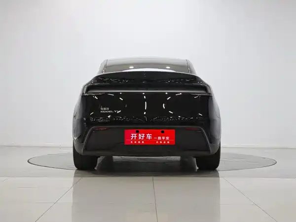 Tesla Model Y 2026