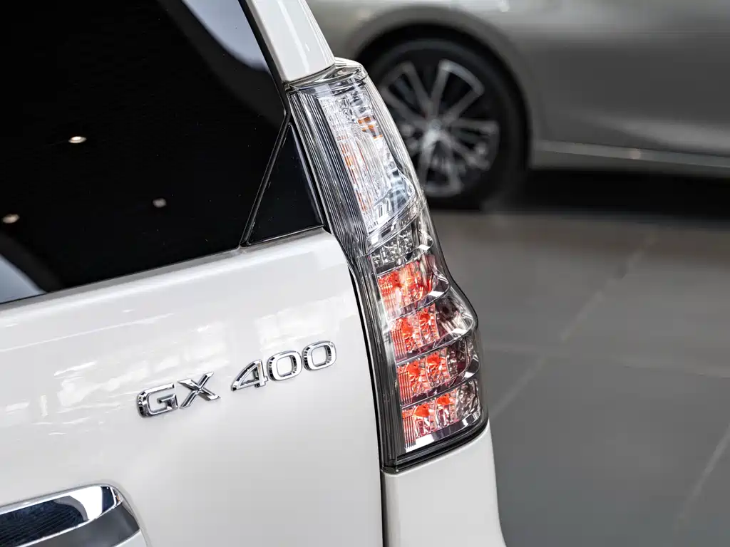 Lexus GX 2017 — фото 7