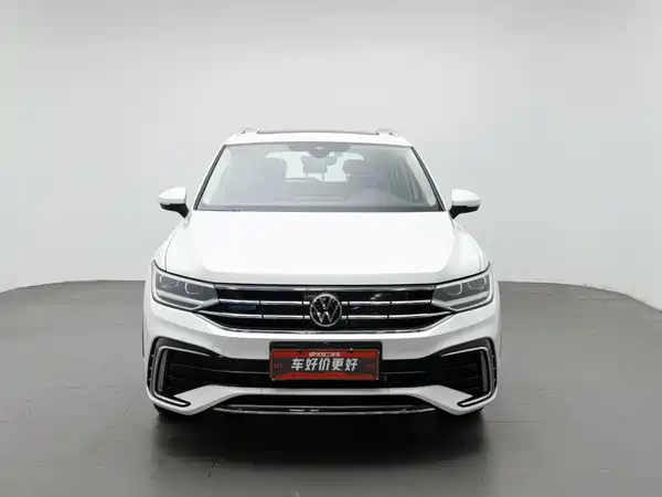 Volkswagen Tiguan L Plug-In Hybrid 2024