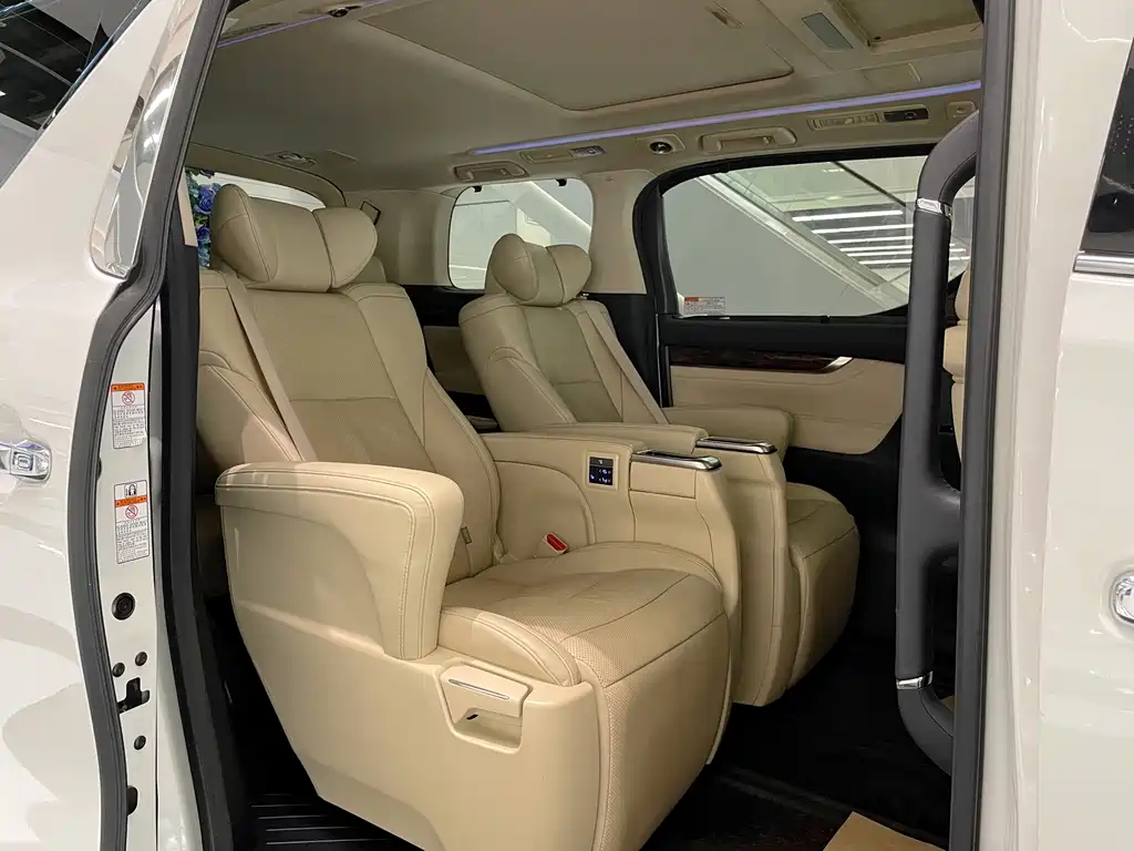 Toyota Alphard 2020 — фото 20