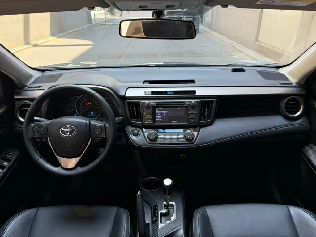 Toyota RAV4 2014 — фото 12