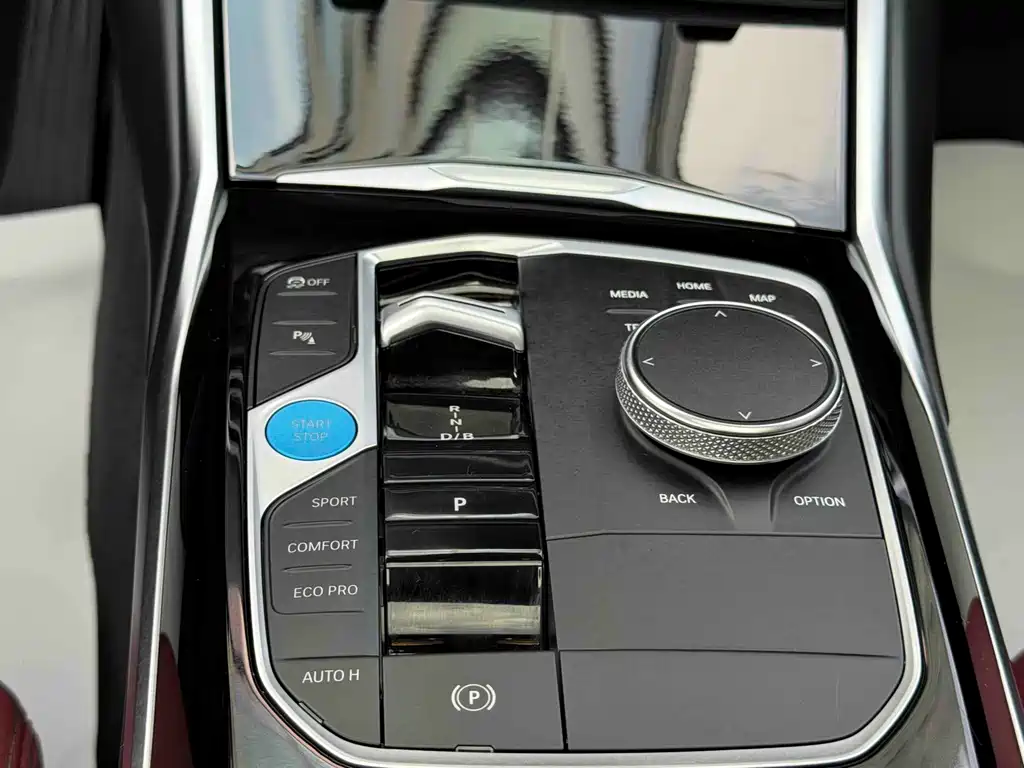 BMW i3 2023 — фото 9