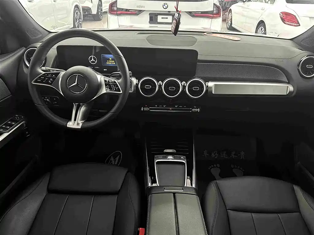 Mercedes-Benz GLB 2024 — фото 15