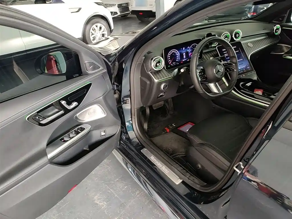 Mercedes-Benz C-Class 2023 — фото 16
