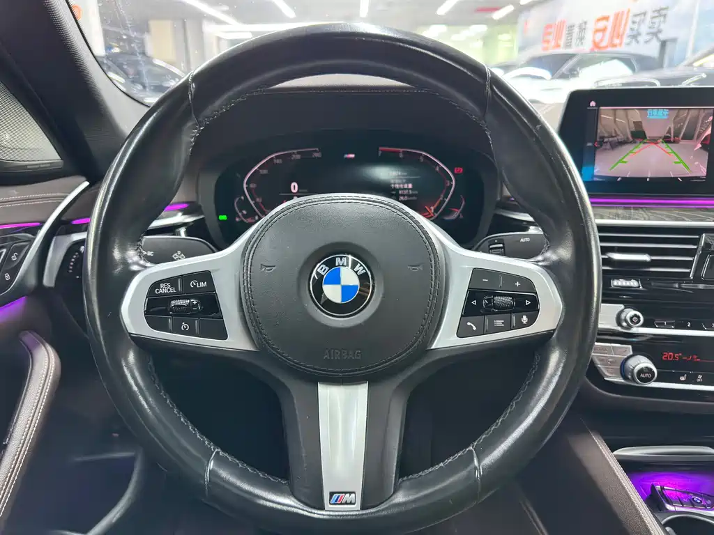 BMW 5 Series 2020 — фото 14