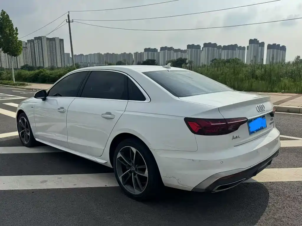 Audi A4L 2021