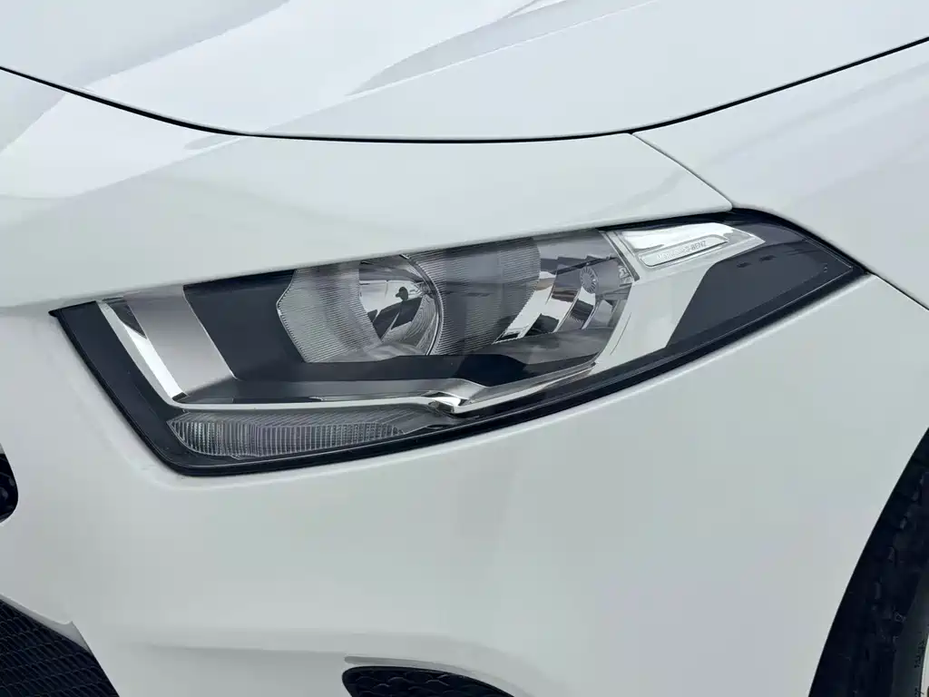 Mercedes-Benz A-Class 2019 — фото 16