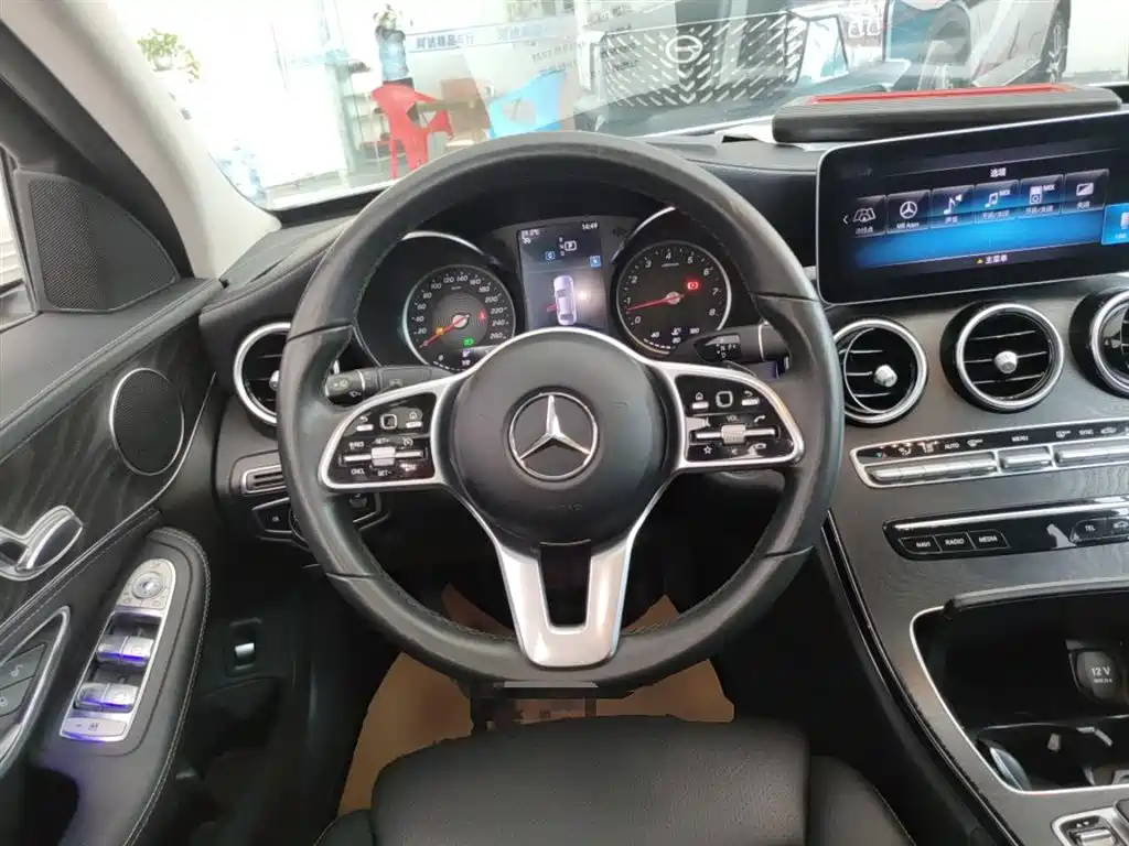 Mercedes-Benz C-Class 2018 — фото 11