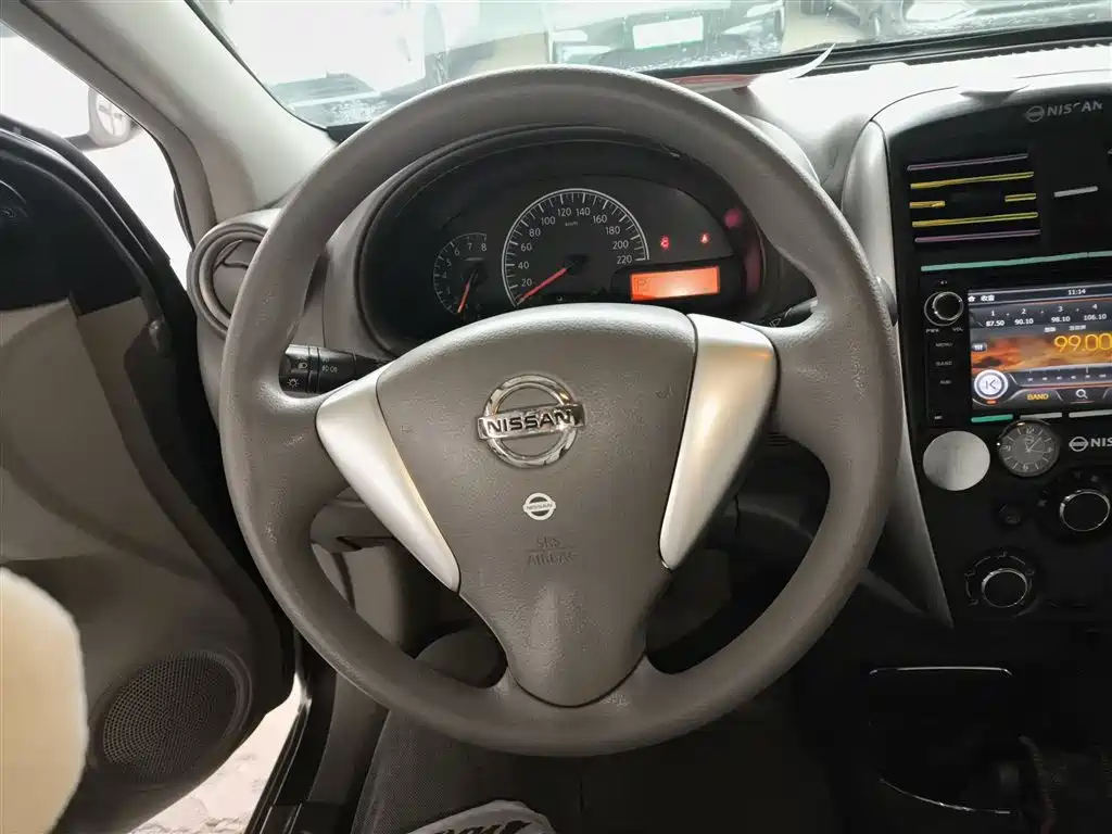 Nissan Sunny 2016 — фото 11