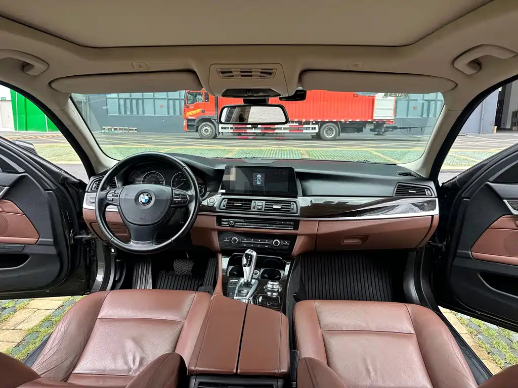 BMW 5 Series 2015 — фото 5