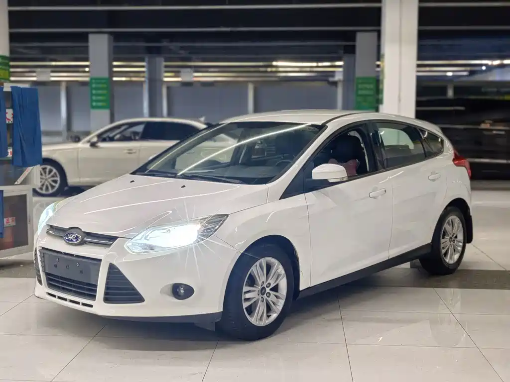 Ford Focus 2015 — фото 1