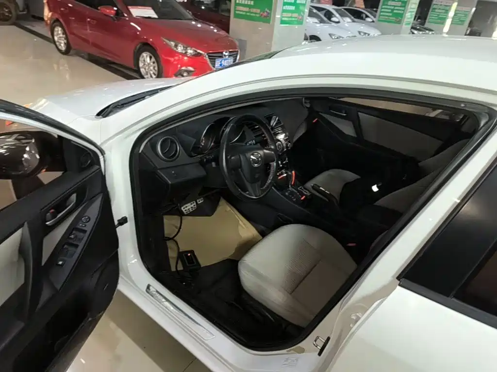 Mazda 3 Xingcheng 2015 — фото 16