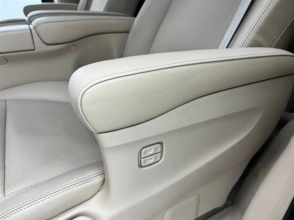 Toyota Alphard 2011 — фото 20