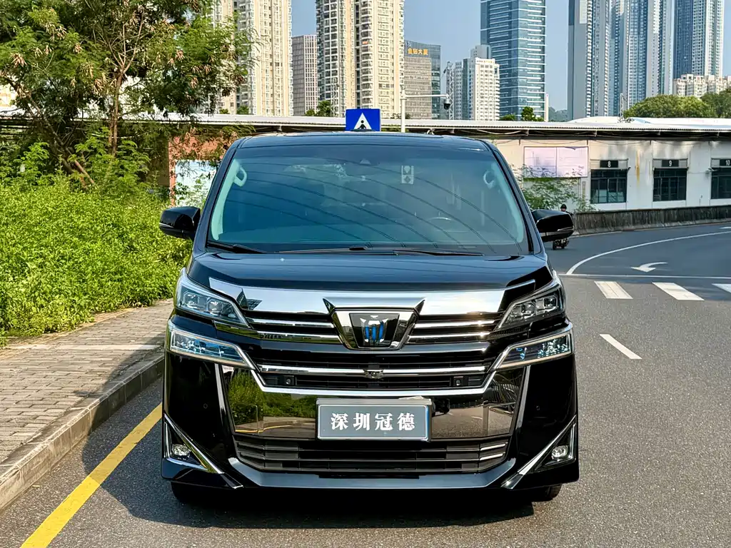 Toyota Vellfire 2022 — фото 2