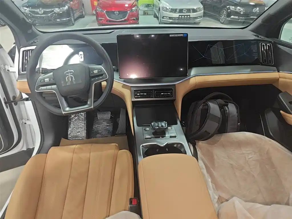 BYD L DM-i 2026 — фото 10
