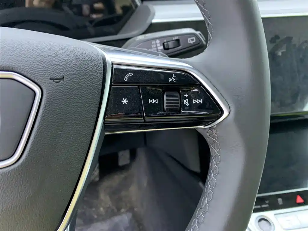 Audi e-tron 2026 — фото 20