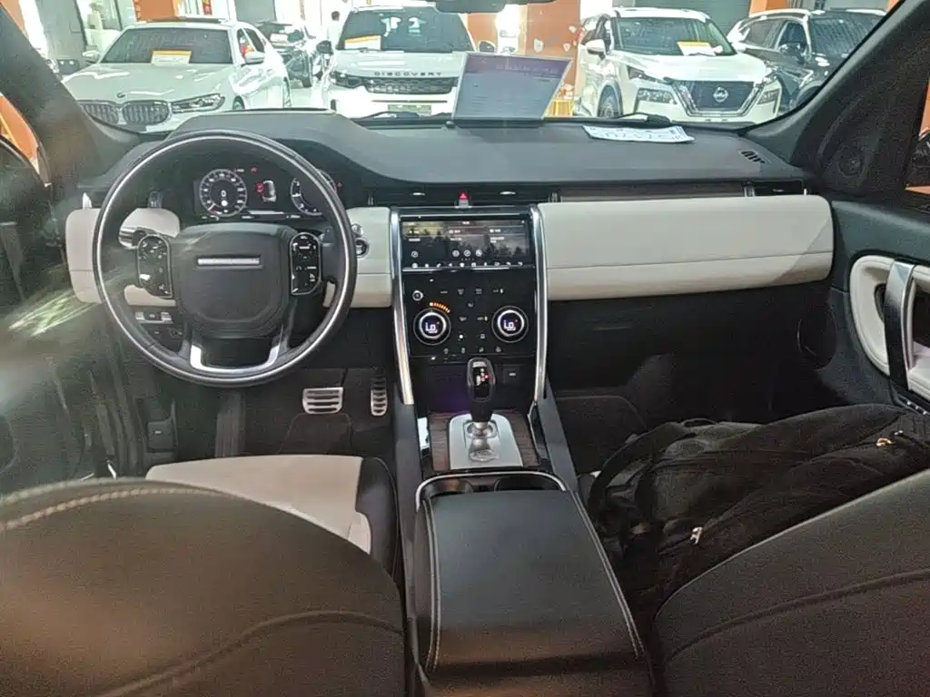 Land Rover Discovery Sport 2021 — фото 10