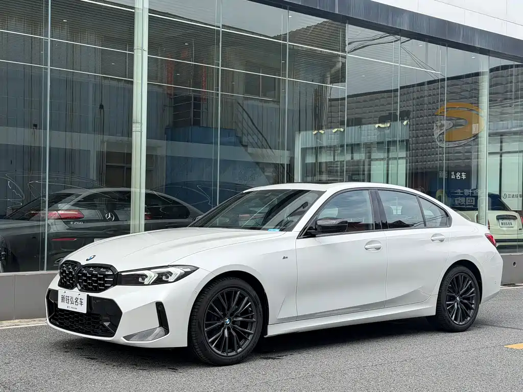 BMW 3 Series 2025 — фото 1
