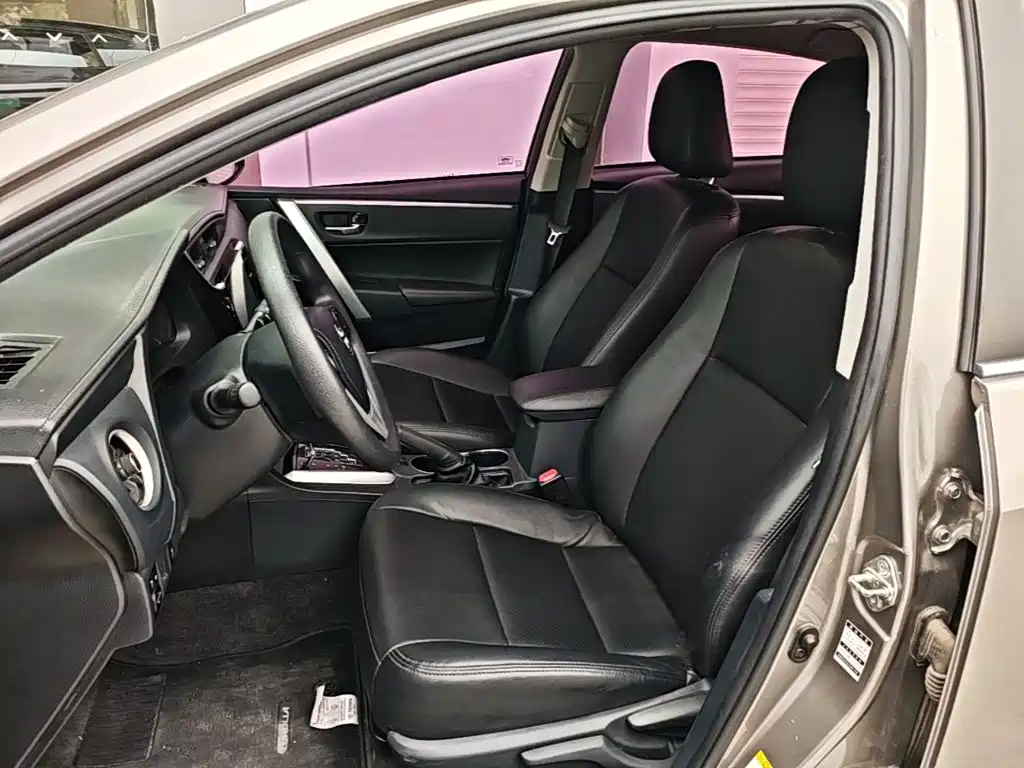 Toyota Corolla 2018 — фото 15