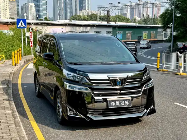 Toyota Vellfire 2022