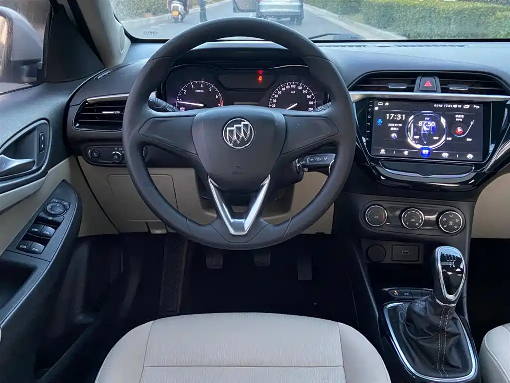 Buick Excelle 2019 — фото 8