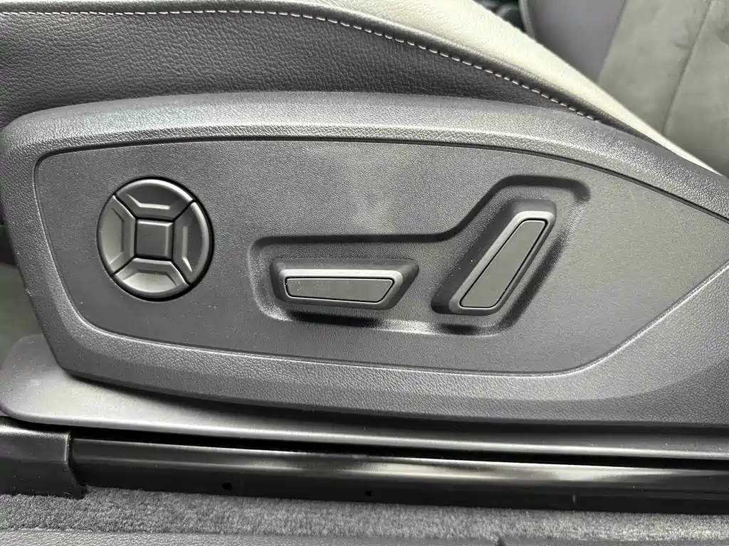 Audi Q3 2023 — фото 11