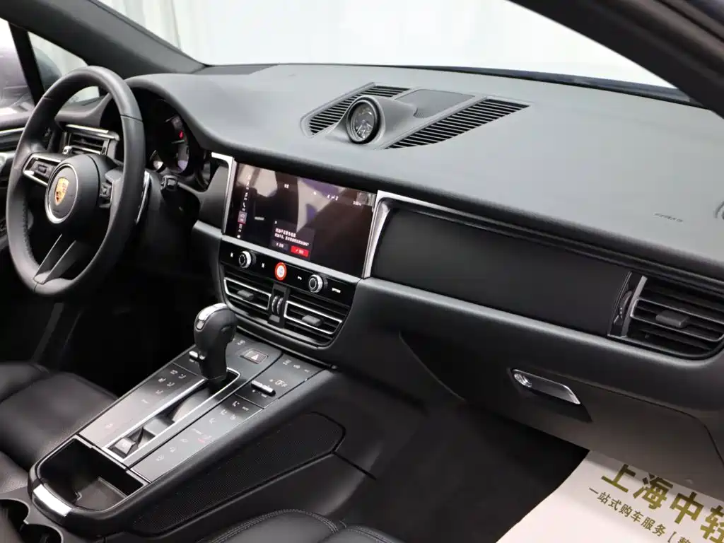 Porsche Macan 2023 — фото 23