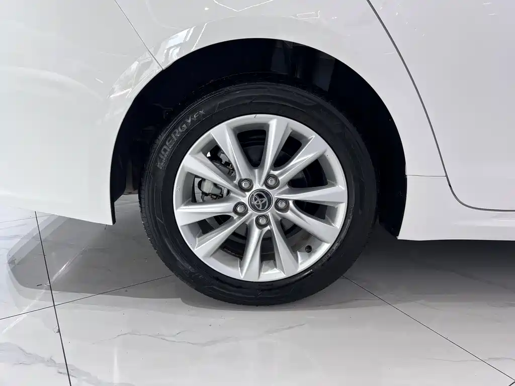 Toyota Corolla 2023 — фото 19