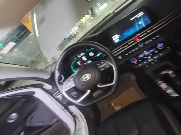 Hyundai Elantra 2024