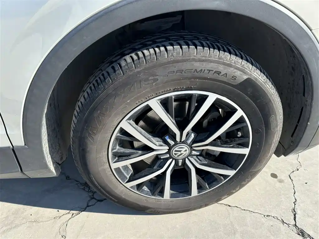 Volkswagen Tiguan L 2017 — фото 28