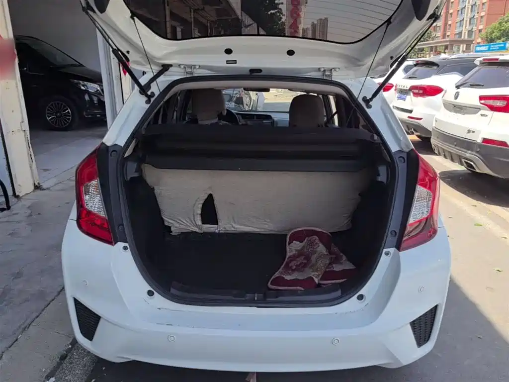 Honda Fit 2018 — фото 19
