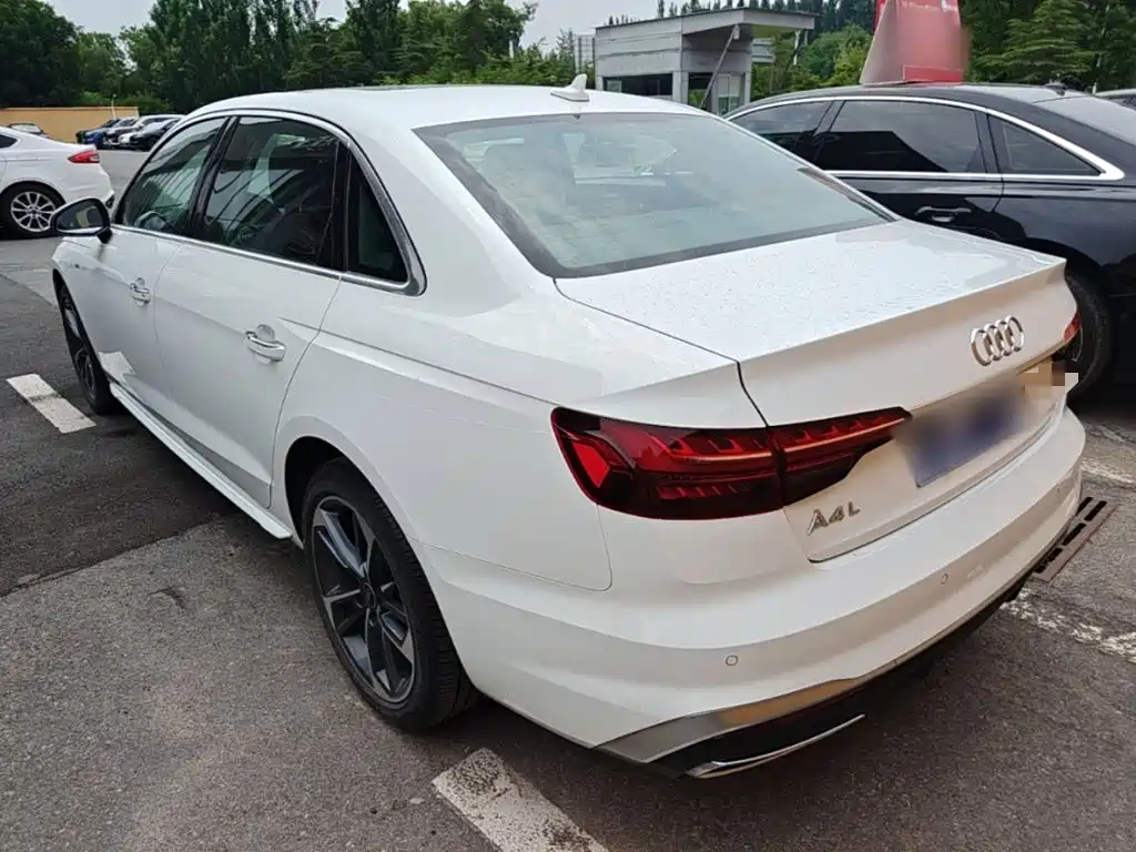 Audi A4L 2023