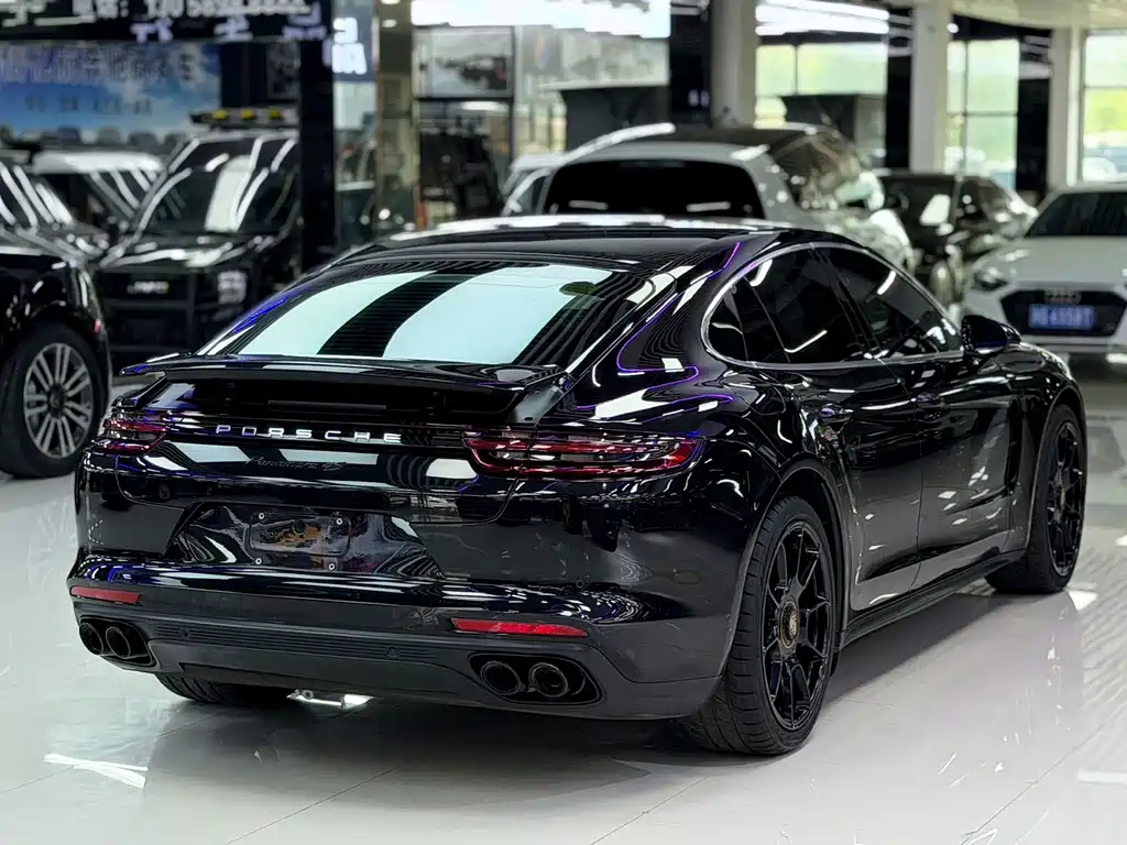Porsche Panamera 2018 — фото 13