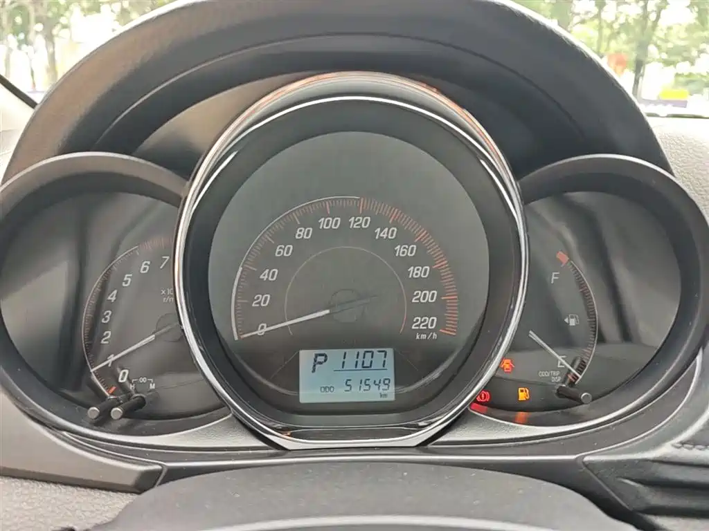 Toyota Yaris L 2021 — фото 12