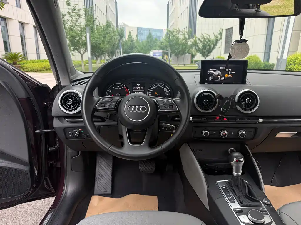 Audi A3 2018 — фото 19