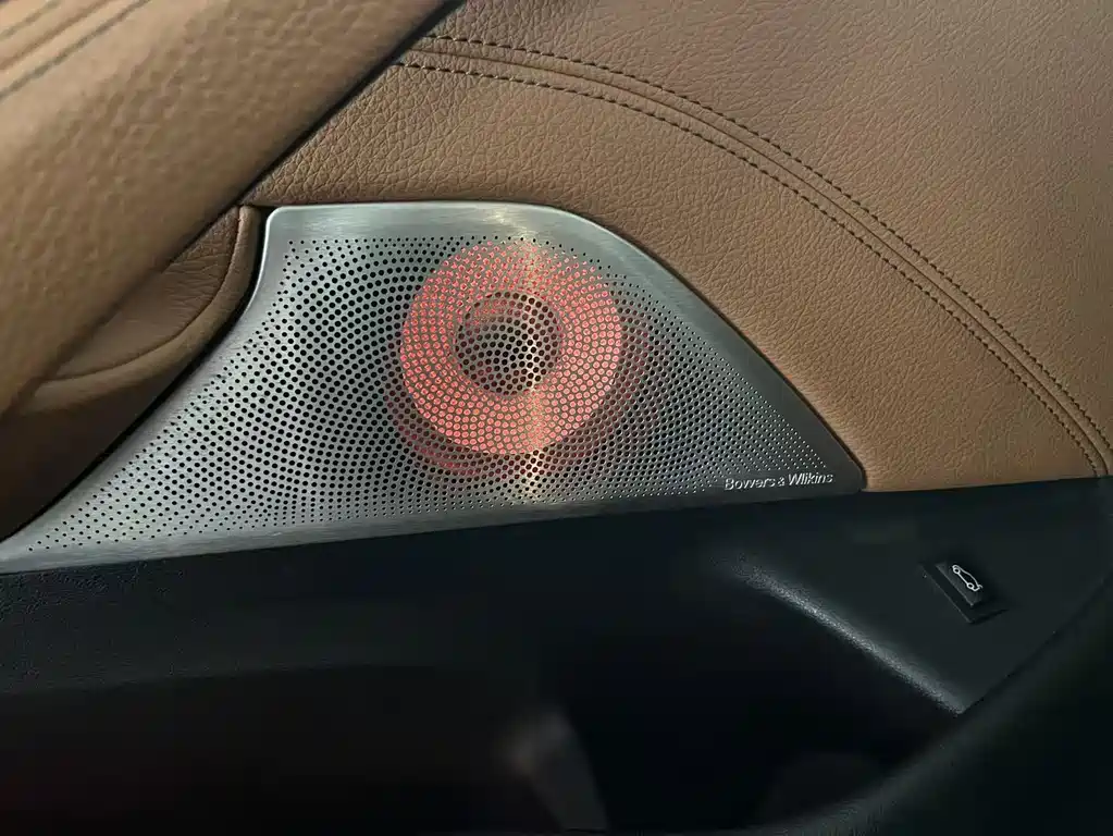 BMW 5 Series 2019 — фото 28