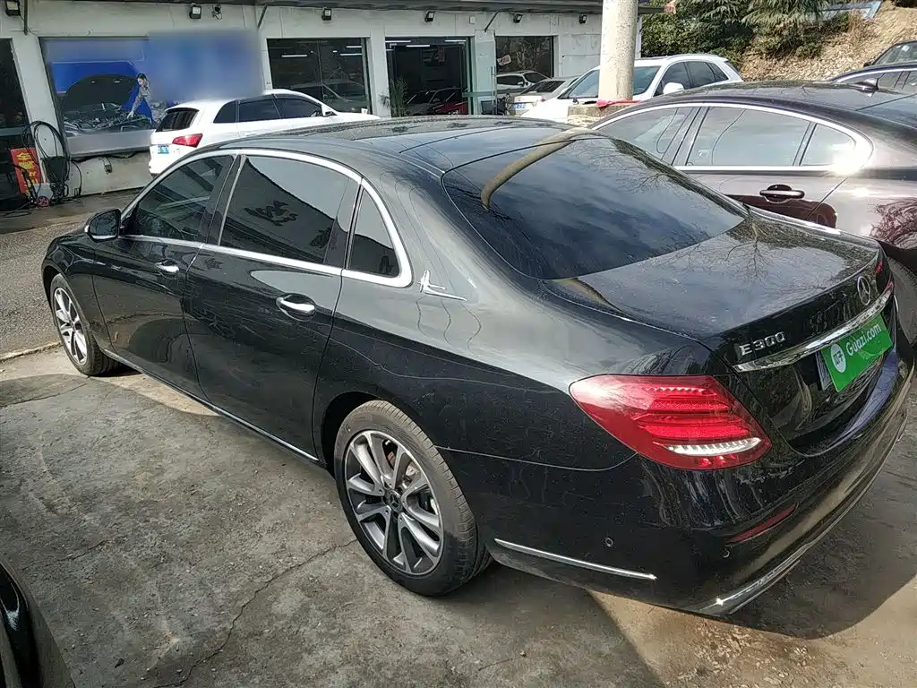 Mercedes-Benz E-Class 2020 — фото 21
