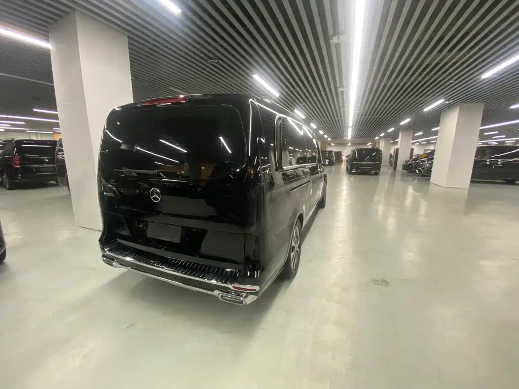 Mercedes-Benz V-Class 2021 — фото 20