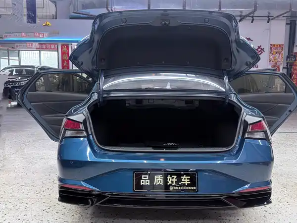 Hyundai Elantra 2023