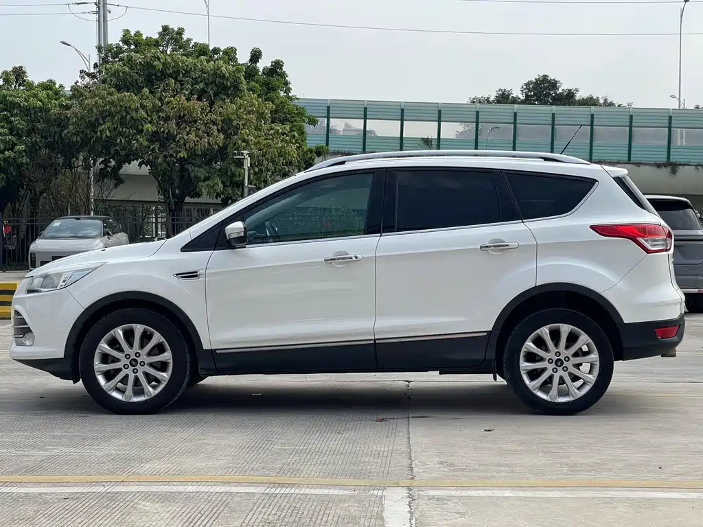 Ford Kuga 2014 — фото 7