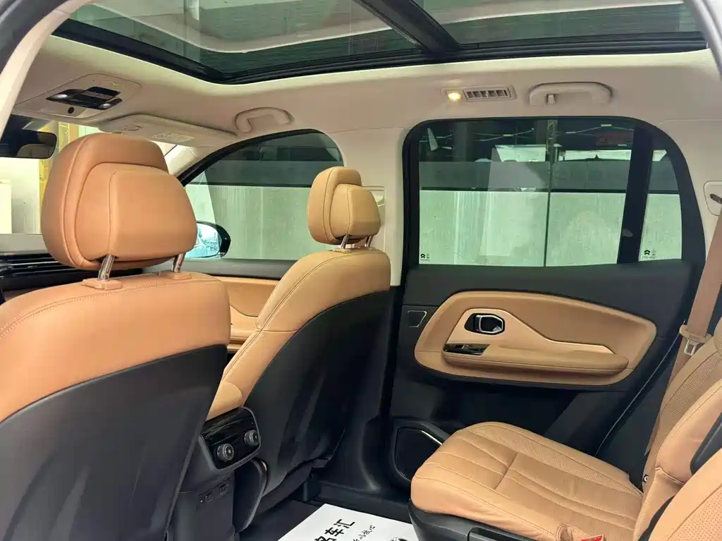 NIO ES8 2019